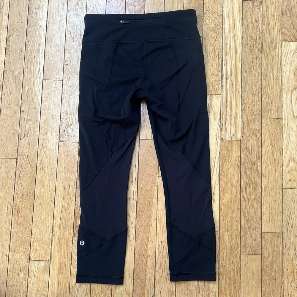 Lululemon Black 3/4 Length Leggings with Pockets - Picture 7 of 9